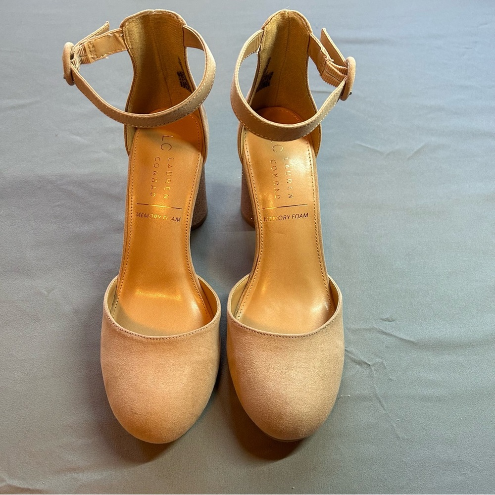 LC Lauren Conrad Women’s Shoes Memory Foam Beige Suede Glitter High Heels SZ 8.5